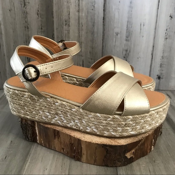 Lust For Life Women’s Sandals - Picture 3 of 6